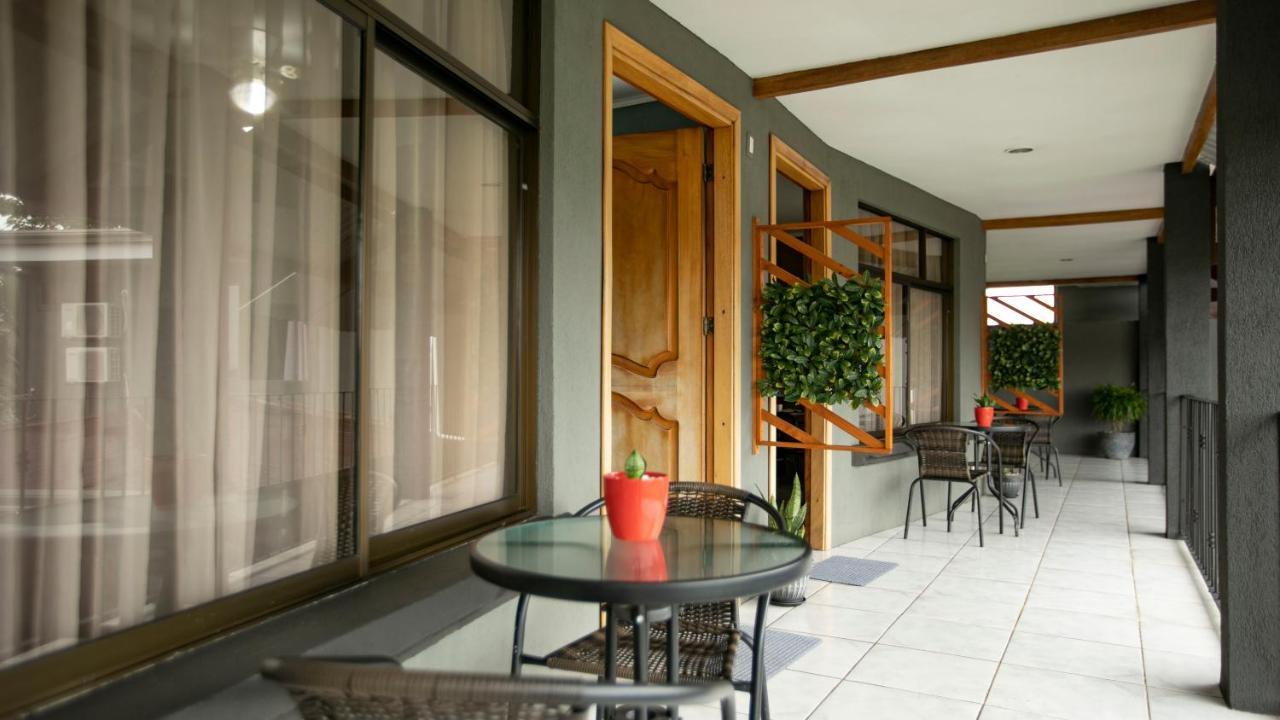 Coati Arenal Lodge La Fortuna Exterior foto
